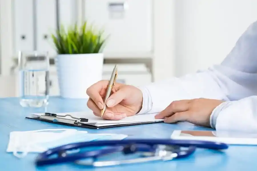 Doctor consulting patient.